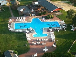 GolfHotelWhiskey.com - Flying W Airport Pool-w800-h600