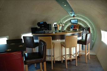 GolfHotelWhiskey.com - DC-6 Diner Bar