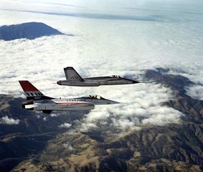 710px-YF-16_and_YF-17_in_flight